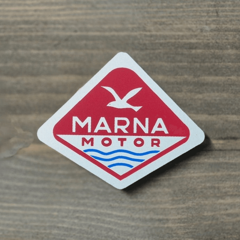 Lite Marnaskilt i aluminium, selvklebende